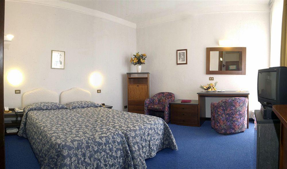 Hotel Principe Principina a Mare Zewnętrze zdjęcie